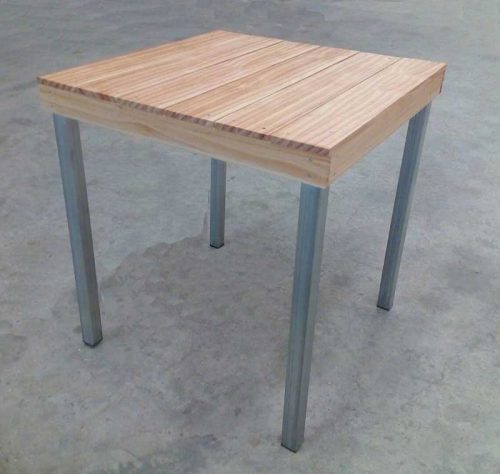 Mesa Serie Basica 70x70 color natural