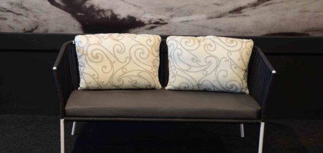 Sofá Habana para exterior encordado con poliéster negro